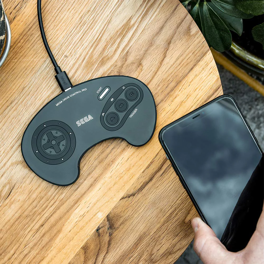 Official Sega Megadrive Controller Wireless Phone Charging Matz